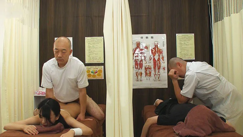 Dẫn người yêu đi mát-xa rồi bị làm tình cạnh bên mà không hề hay biết